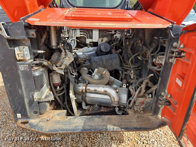 image for item YA2745 2018 Kubota SVL95-2S tracked skid steer loader