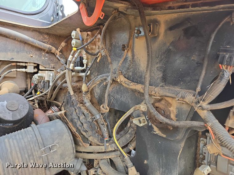 image for item YA2745 2018 Kubota SVL95-2S tracked skid steer loader