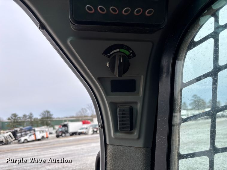 image for item YA2880 2023 Caterpillar 299D3 XE tracked skid steer loader