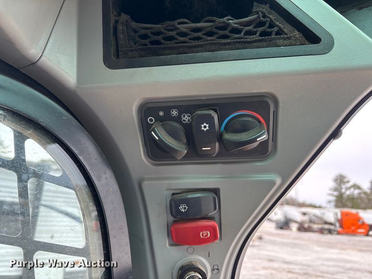 image for item YA2880 2023 Caterpillar 299D3 XE tracked skid steer loader