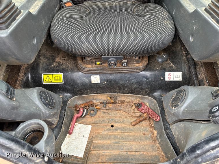 image for item YA2880 2023 Caterpillar 299D3 XE tracked skid steer loader