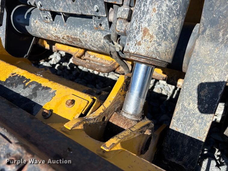 image for item YA2924 2020 John Deere 331G tracked skid steer loader