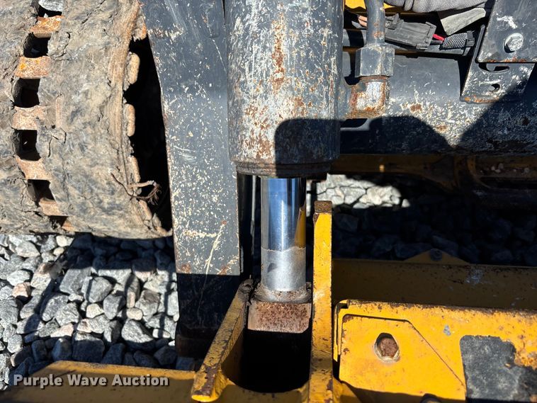 image for item YA2924 2020 John Deere 331G tracked skid steer loader