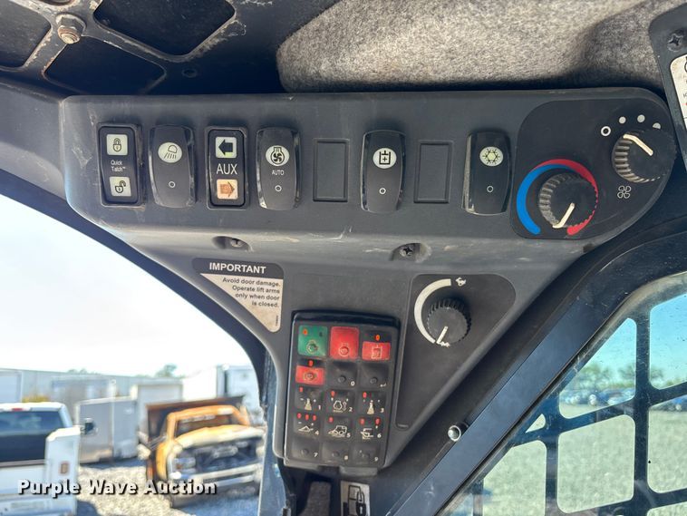 image for item YA2924 2020 John Deere 331G tracked skid steer loader