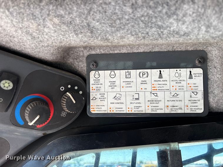 image for item YA2924 2020 John Deere 331G tracked skid steer loader