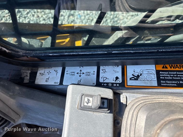 image for item YA2924 2020 John Deere 331G tracked skid steer loader