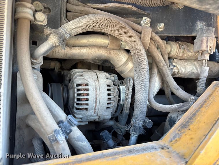 image for item YA2924 2020 John Deere 331G tracked skid steer loader