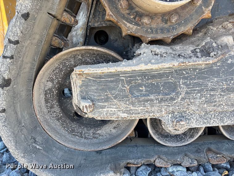 image for item YA2924 2020 John Deere 331G tracked skid steer loader