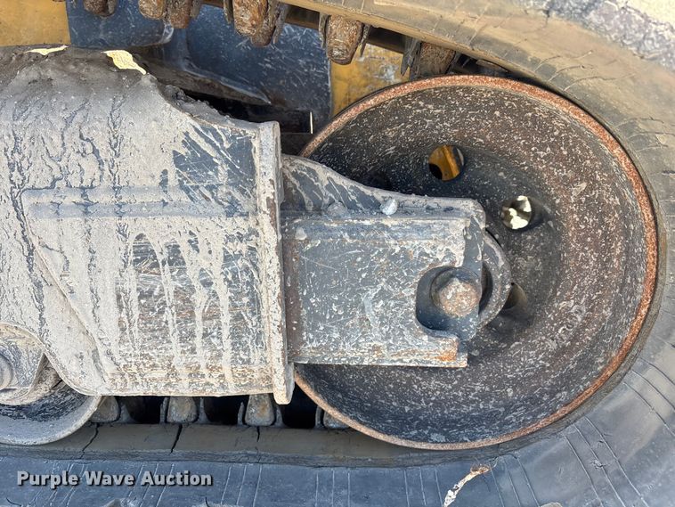 image for item YA2924 2020 John Deere 331G tracked skid steer loader