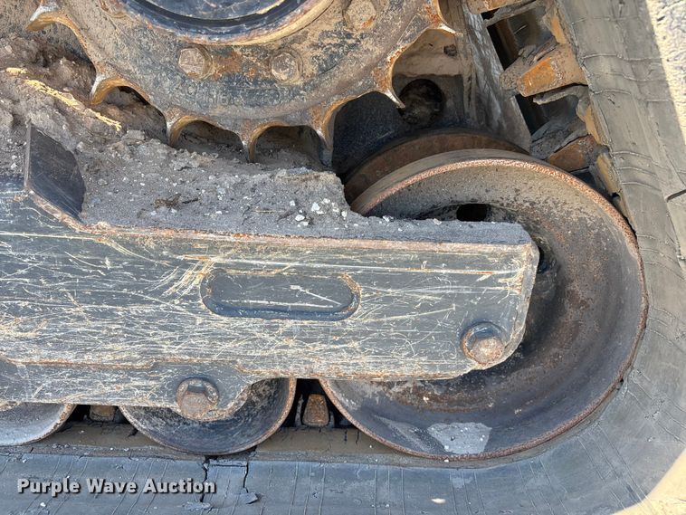 image for item YA2924 2020 John Deere 331G tracked skid steer loader