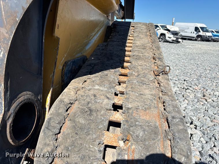 image for item YA2924 2020 John Deere 331G tracked skid steer loader