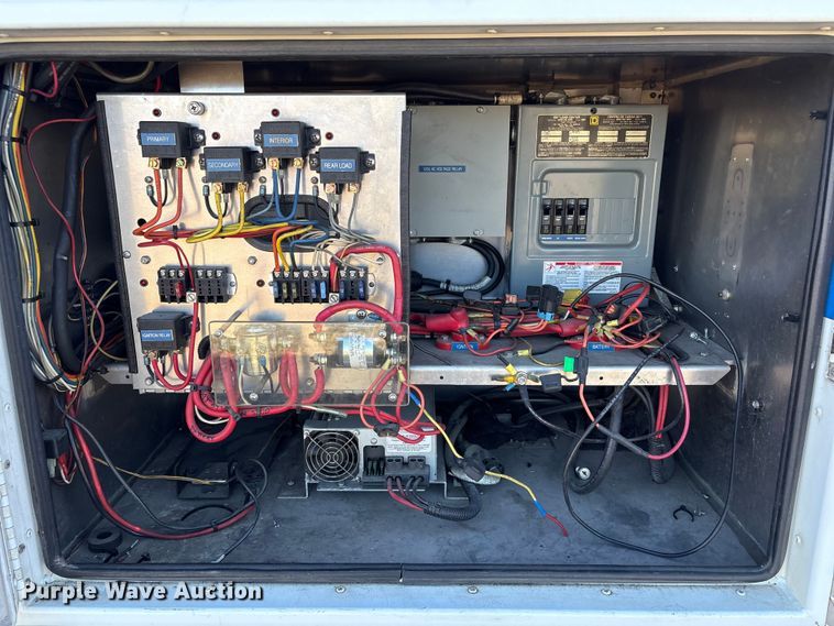 image for item DJ7774 2006 International 4300 ambulance