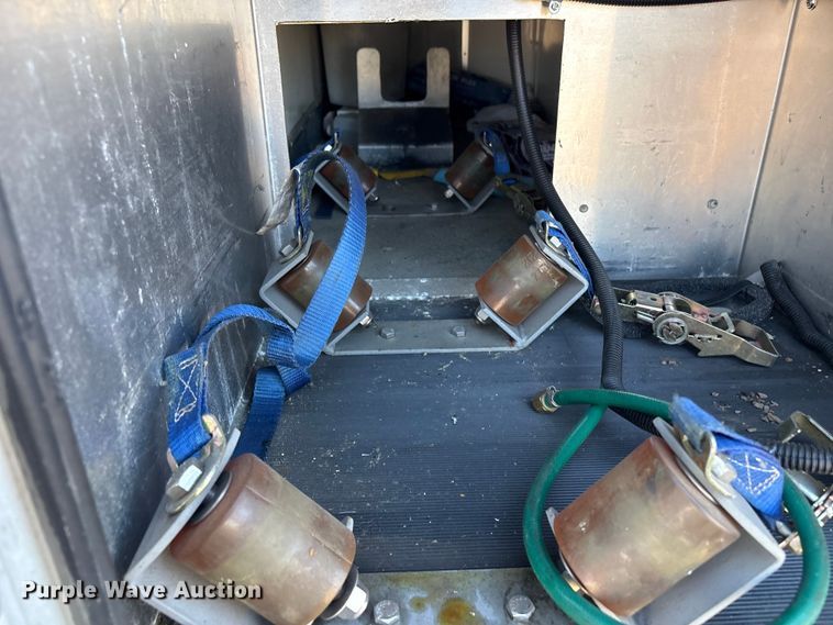 image for item DJ7774 2006 International 4300 ambulance