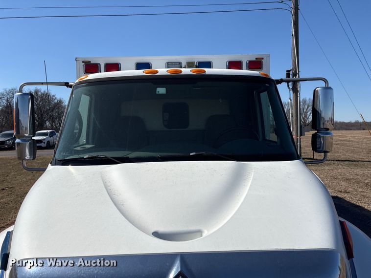 image for item DJ7774 2006 International 4300 ambulance