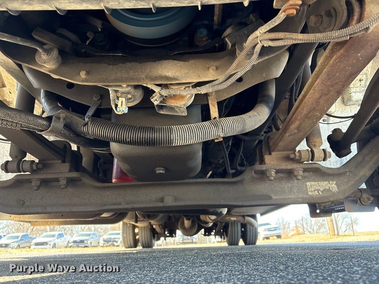 image for item DJ7774 2006 International 4300 ambulance