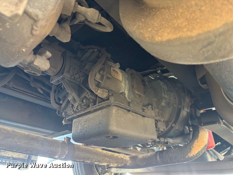 image for item DJ7774 2006 International 4300 ambulance