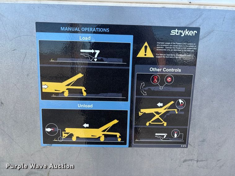 image for item DJ7774 2006 International 4300 ambulance