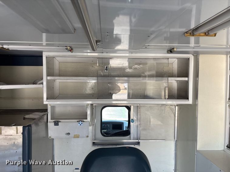 image for item DJ7774 2006 International 4300 ambulance