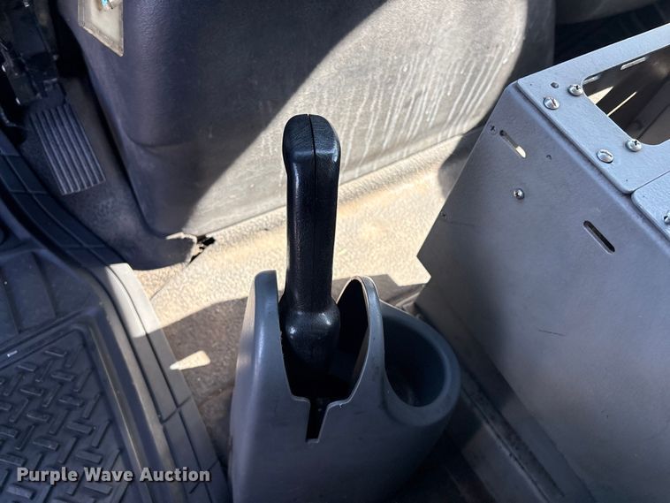 image for item DJ7774 2006 International 4300 ambulance