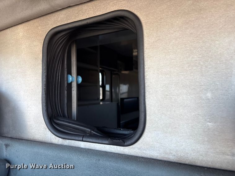 image for item DJ7774 2006 International 4300 ambulance