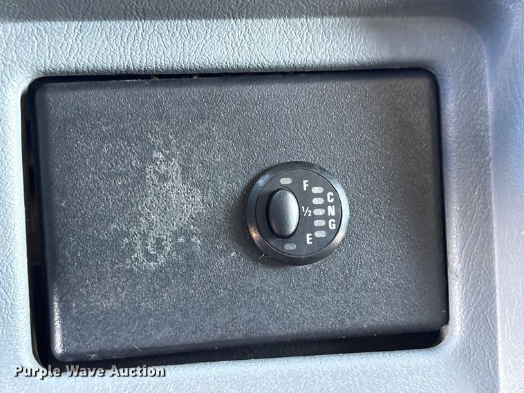 image for item DJ7774 2006 International 4300 ambulance