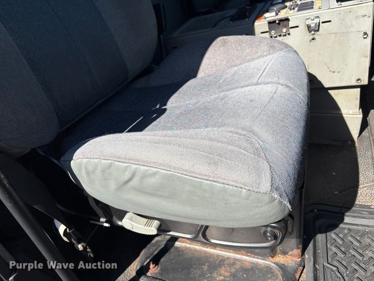 image for item DJ7774 2006 International 4300 ambulance