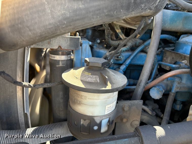 image for item DJ7774 2006 International 4300 ambulance