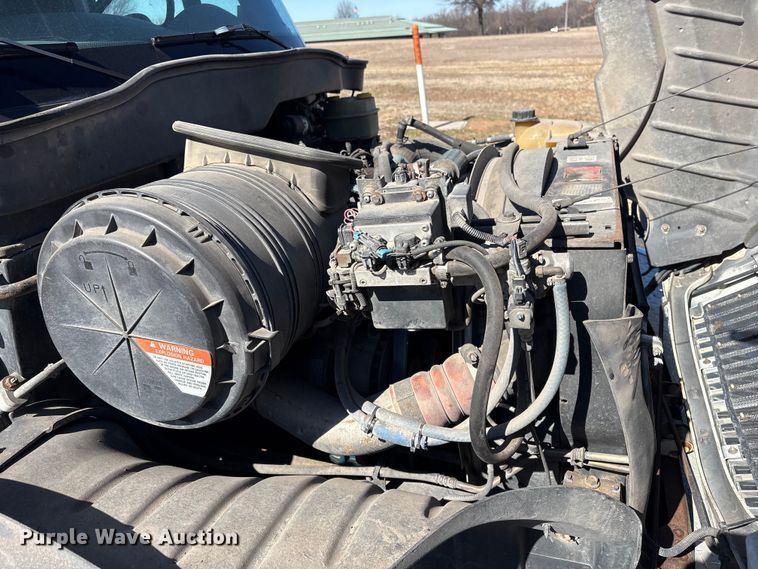 image for item DJ7774 2006 International 4300 ambulance