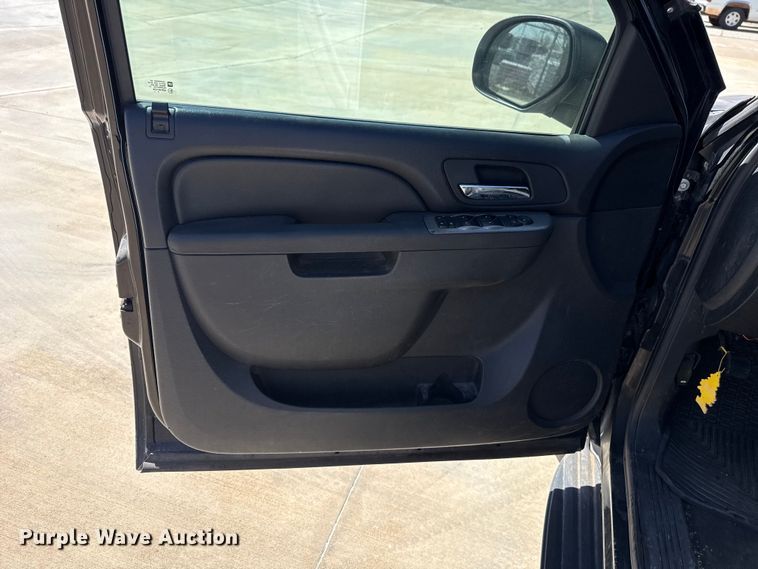 image for item DR0996 2011 Chevrolet Tahoe Police SUV