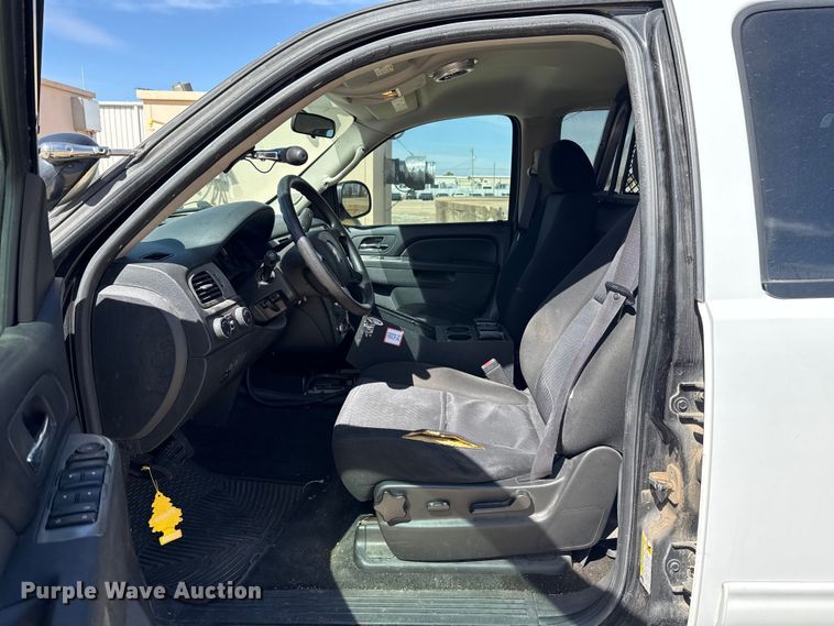 image for item DR0996 2011 Chevrolet Tahoe Police SUV