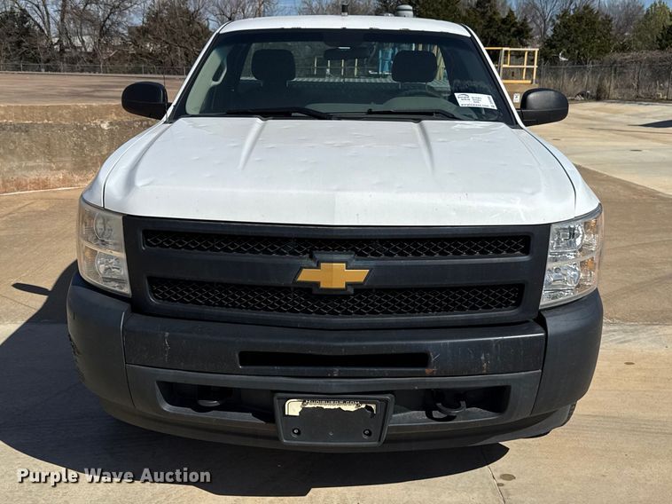 image for item DR0998 2013 Chevrolet Silverado 1500 pickup truck