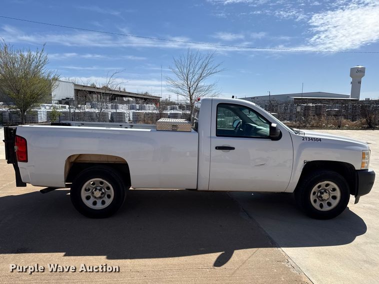 image for item DR0998 2013 Chevrolet Silverado 1500 pickup truck