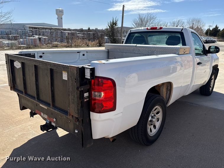 image for item DR0998 2013 Chevrolet Silverado 1500 pickup truck