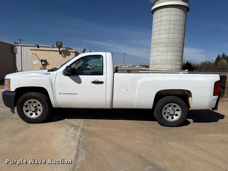 image for item DR0998 2013 Chevrolet Silverado 1500 pickup truck