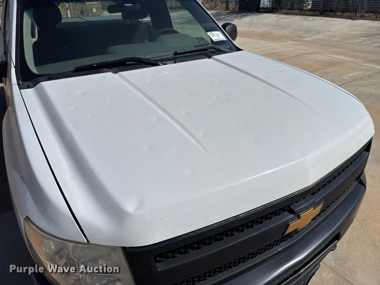 image for item DR0998 2013 Chevrolet Silverado 1500 pickup truck