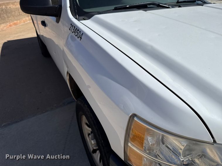 image for item DR0998 2013 Chevrolet Silverado 1500 pickup truck