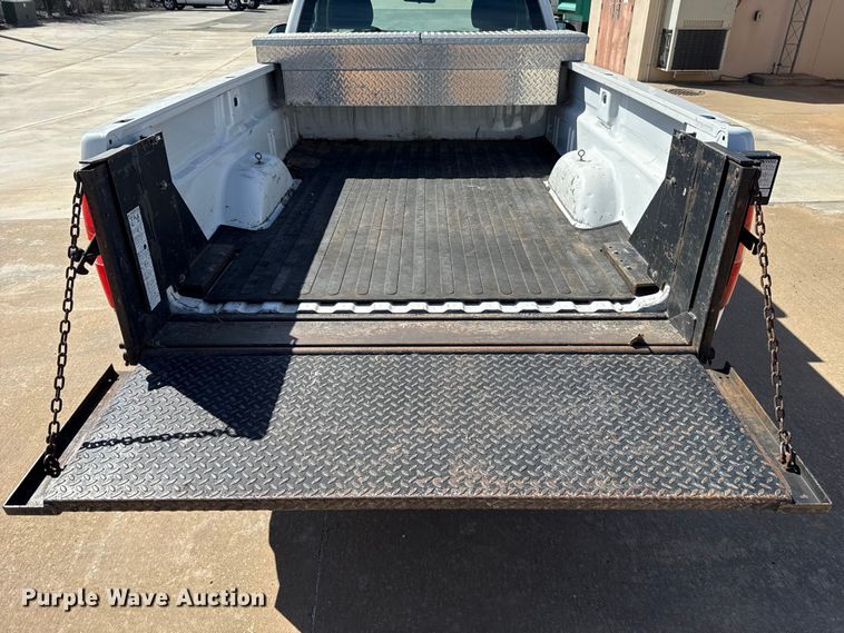 image for item DR0998 2013 Chevrolet Silverado 1500 pickup truck