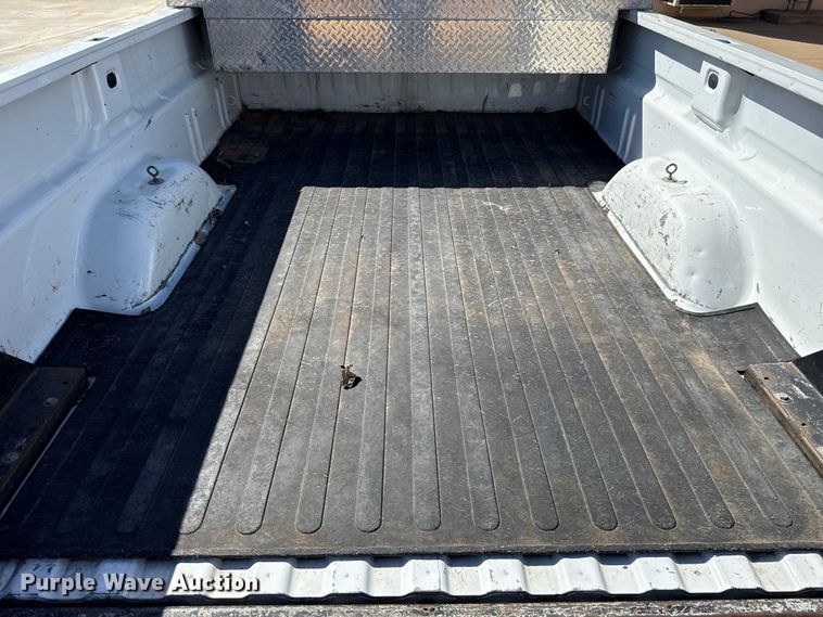 image for item DR0998 2013 Chevrolet Silverado 1500 pickup truck