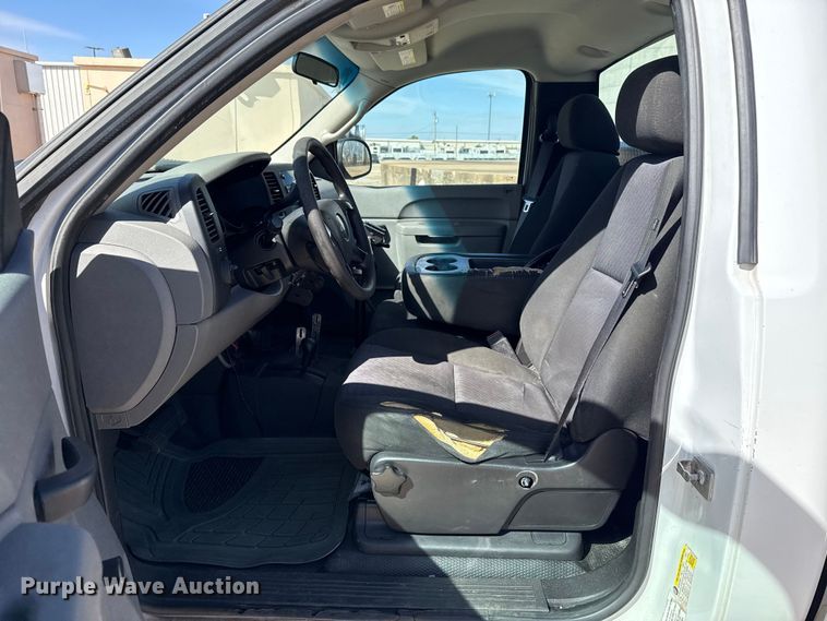 image for item DR0998 2013 Chevrolet Silverado 1500 pickup truck