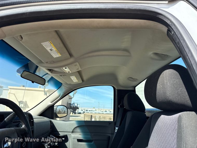 image for item DR0998 2013 Chevrolet Silverado 1500 pickup truck