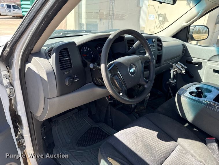 image for item DR0998 2013 Chevrolet Silverado 1500 pickup truck