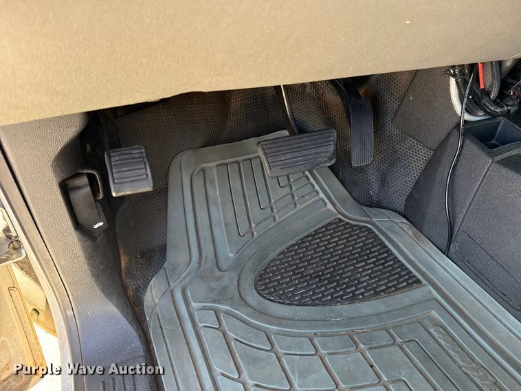 image for item DR0998 2013 Chevrolet Silverado 1500 pickup truck