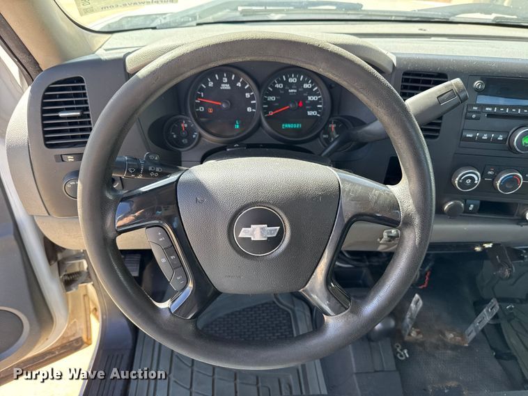 image for item DR0998 2013 Chevrolet Silverado 1500 pickup truck