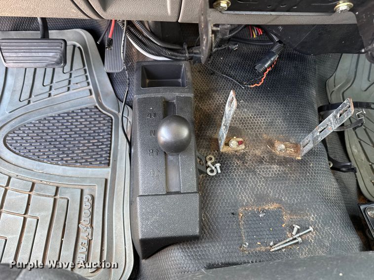 image for item DR0998 2013 Chevrolet Silverado 1500 pickup truck