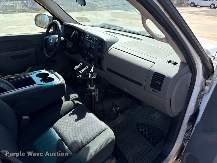 image for item DR0998 2013 Chevrolet Silverado 1500 pickup truck