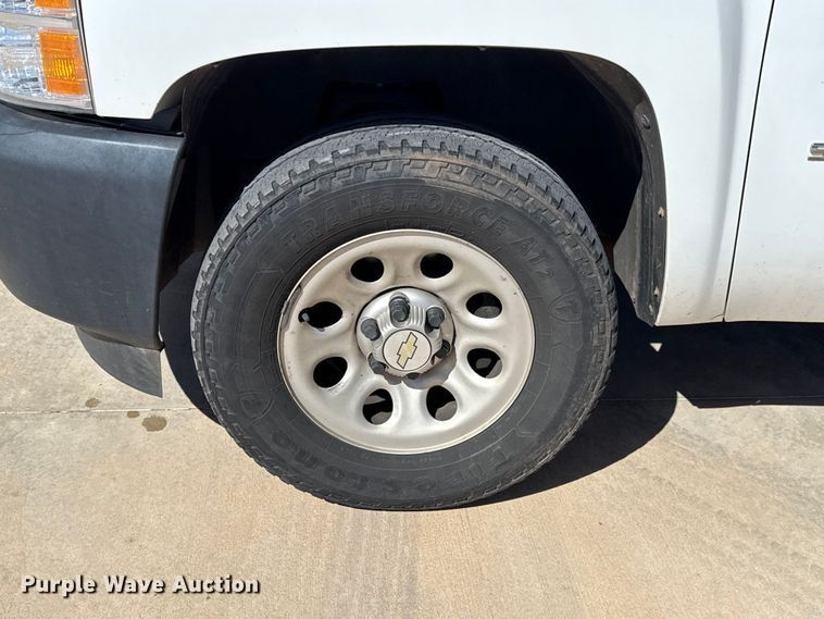 image for item DR0998 2013 Chevrolet Silverado 1500 pickup truck