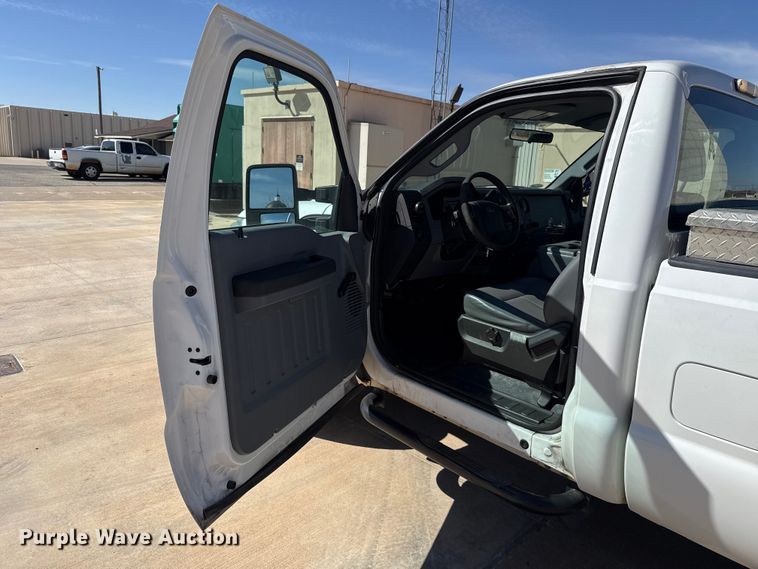 image for item DR0999 2012 Ford F250 Super Duty pickup truck