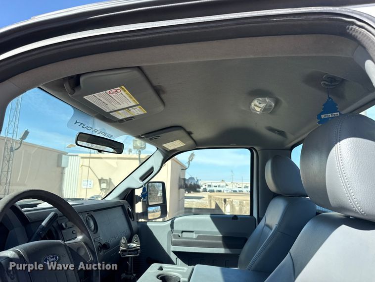 image for item DR0999 2012 Ford F250 Super Duty pickup truck