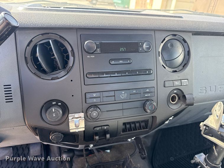 image for item DR0999 2012 Ford F250 Super Duty pickup truck