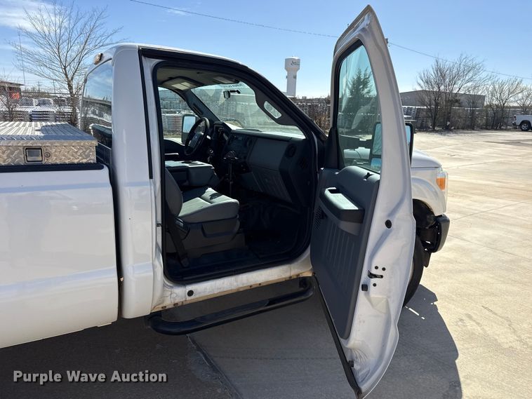 image for item DR0999 2012 Ford F250 Super Duty pickup truck